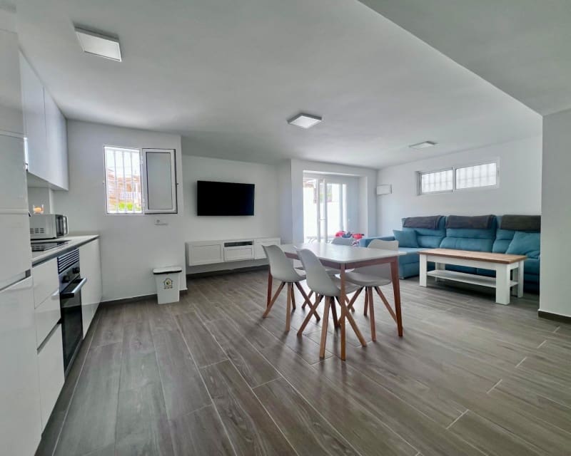 5 camera da letto Villa in vendita in Villamartin con piscina - 459.000 € (Rif: 9807054)