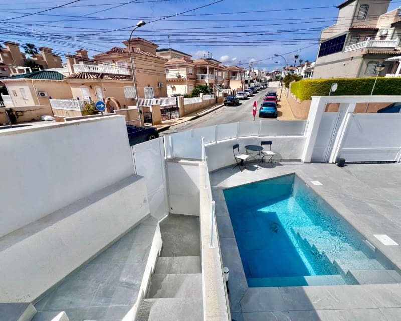 5 camera da letto Villa in vendita in Villamartin con piscina - 459.000 € (Rif: 9807054)