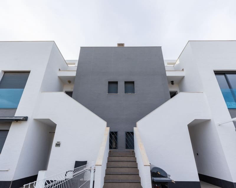 2 quarto Apartamento para venda em Punta Prima com piscina - 269 900 € (Ref: 9809372)