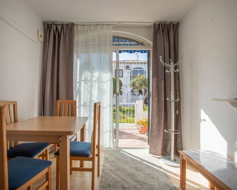 1 soverom Leilighet til salgs i Los Balcones med svømmebasseng - € 119 000 (Ref: 9809374)