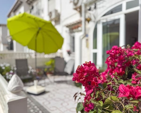 1 Zimmer Apartment zu verkaufen in Los Balcones mit Pool - 125.000 € (Ref: 9809375)