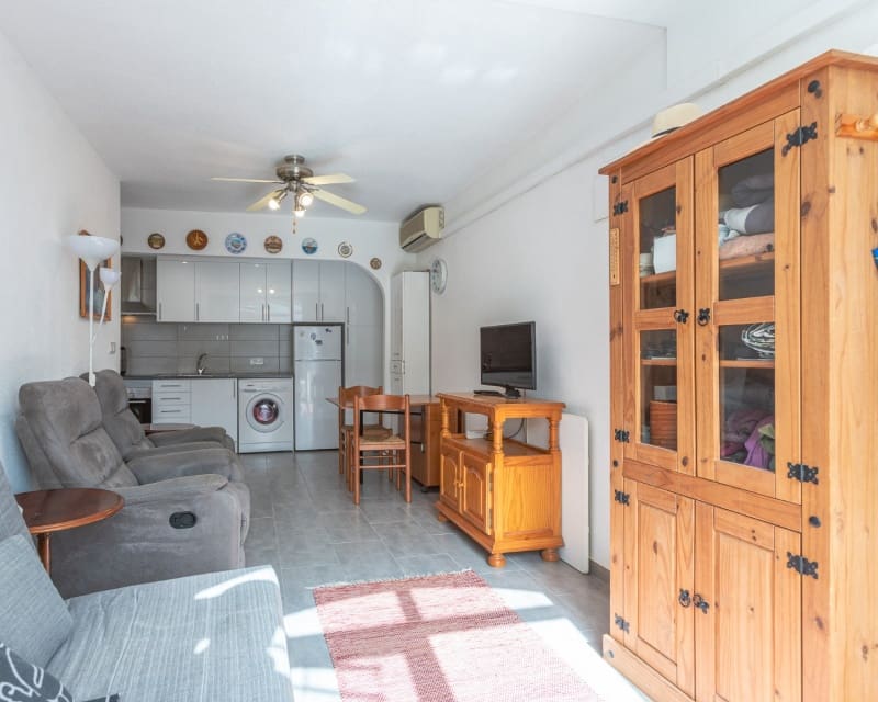 1 Zimmer Apartment zu verkaufen in Los Balcones mit Pool - 125.000 € (Ref: 9809375)