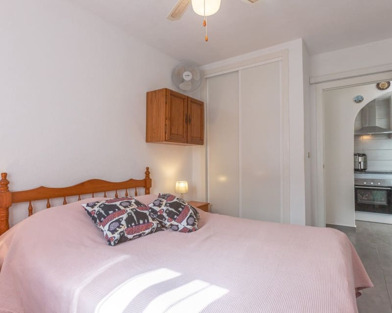 1 Zimmer Apartment zu verkaufen in Los Balcones mit Pool - 125.000 € (Ref: 9809375)