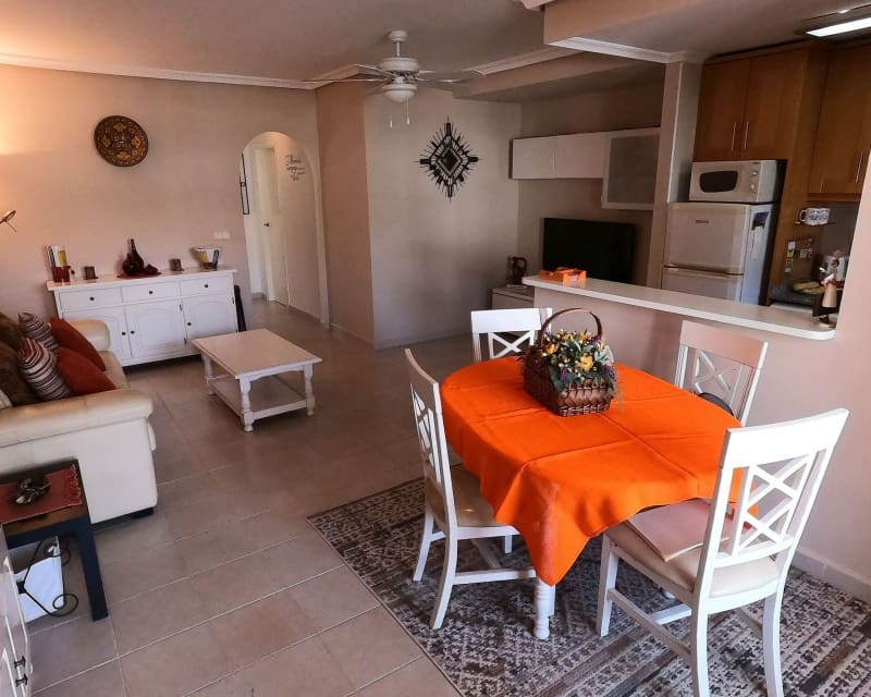 2 Zimmer Apartment zu verkaufen in Jacarilla mit Pool - 104.995 € (Ref: 9809377)