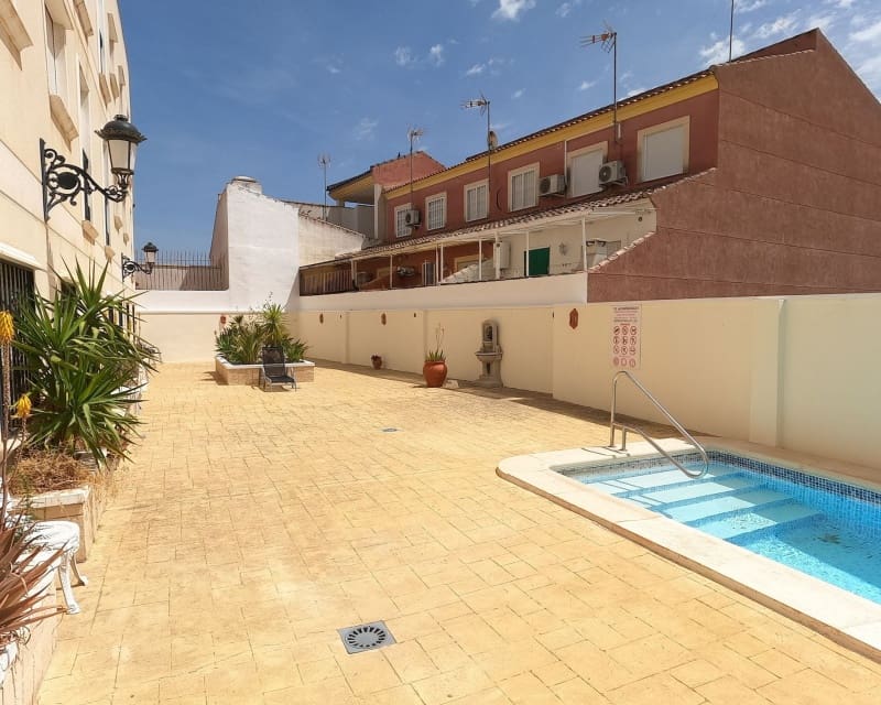 2 Zimmer Apartment zu verkaufen in Jacarilla mit Pool - 104.995 € (Ref: 9809377)