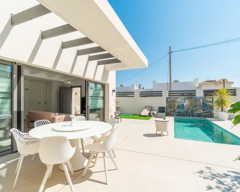 3 soverom Villa til salgs i Villamartin med svømmebasseng - € 524 900 (Ref: 9812557)