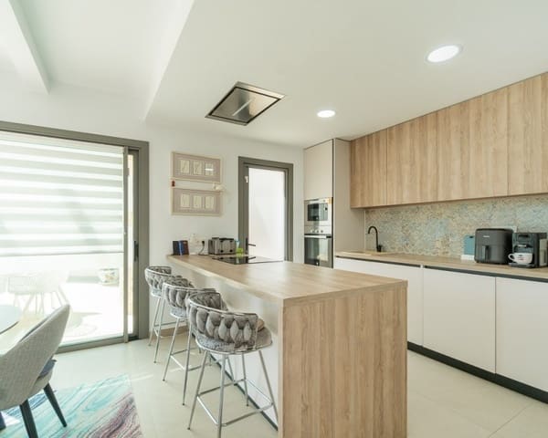 3 soverom Villa til salgs i Villamartin, Orihuela med svømmebasseng - € 524 900 (Ref: 9812557)