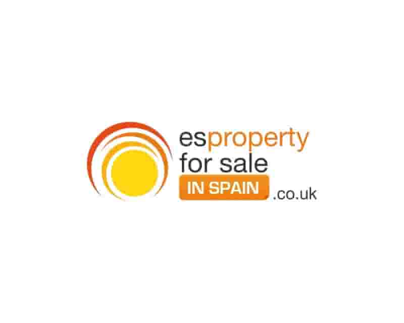 3 soveværelse Villa til salg i Playa Flamenca med swimmingpool - € 269.950 (Ref: 9827474)
