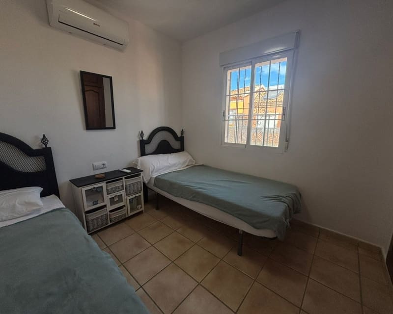3 soveværelse Villa til salg i Playa Flamenca med swimmingpool - € 269.950 (Ref: 9827474)