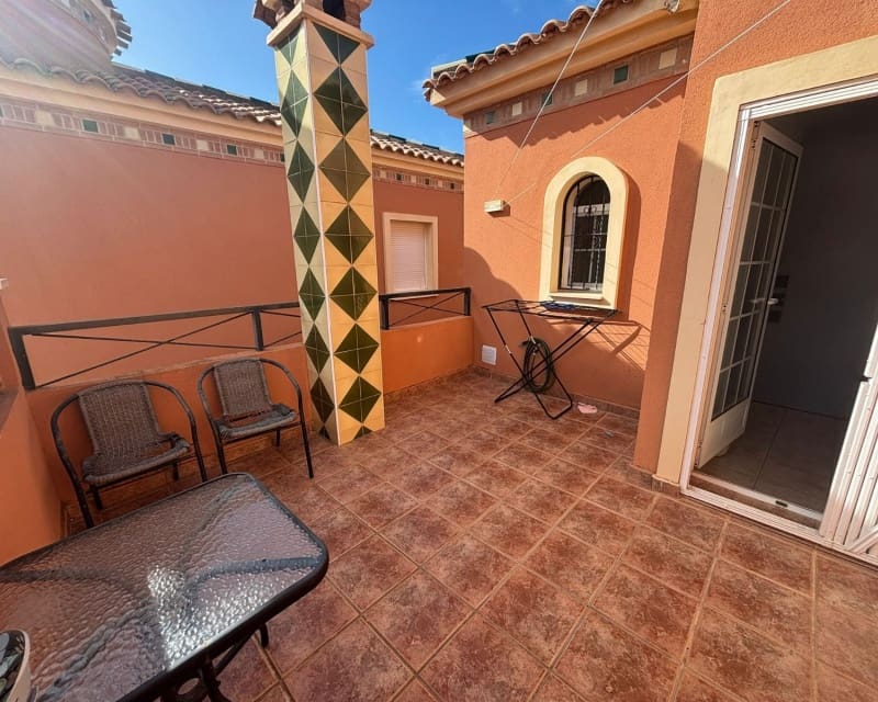 3 soveværelse Villa til salg i Playa Flamenca med swimmingpool - € 269.950 (Ref: 9827474)