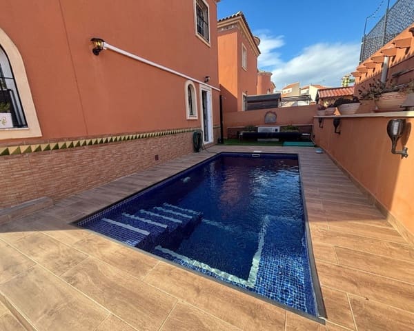 3 soveværelse Villa til salg i Playa Flamenca, Orihuela med swimmingpool - € 269.950 (Ref: 9827474)