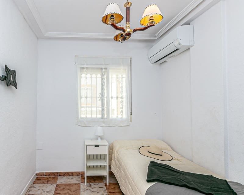 3 sovrum Villa till salu i Playa Flamenca med pool - 224 500 € (Ref: 9827475)