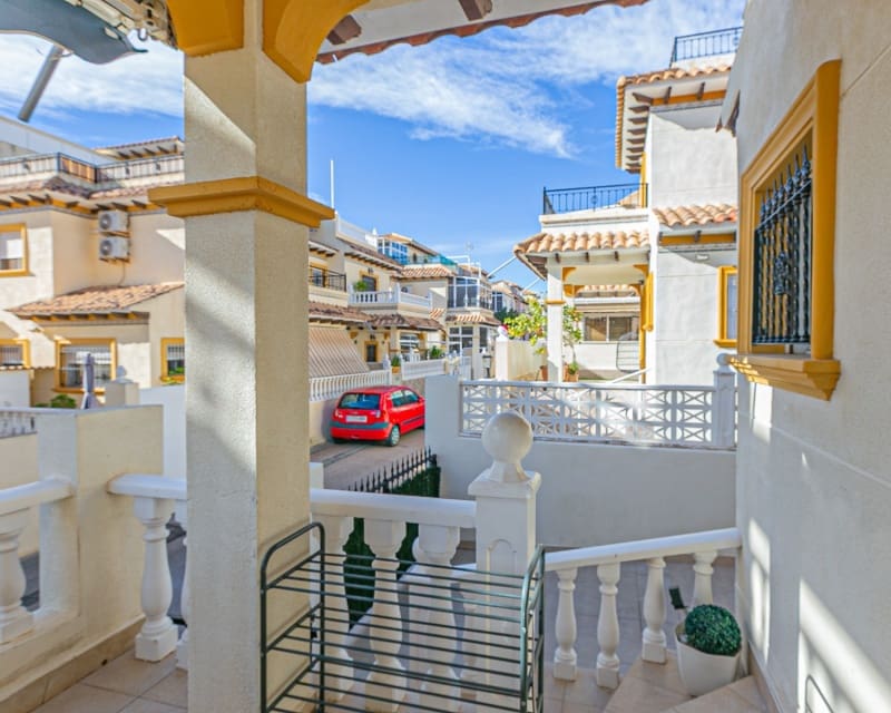 3 sovrum Villa till salu i Playa Flamenca med pool - 224 500 € (Ref: 9827475)