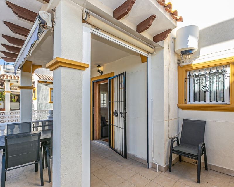 3 sovrum Villa till salu i Playa Flamenca med pool - 224 500 € (Ref: 9827475)
