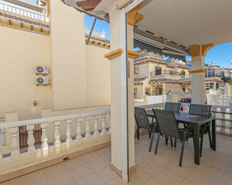 3 sovrum Villa till salu i Playa Flamenca med pool - 224 500 € (Ref: 9827475)