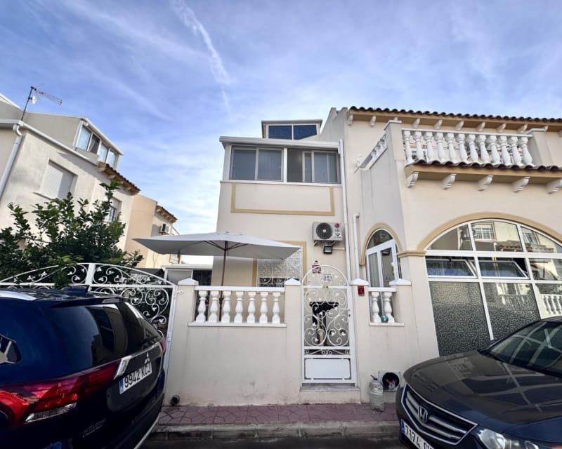 3 soverom Villa til salgs i Playa Flamenca med svømmebasseng - € 210 000 (Ref: 9827476)