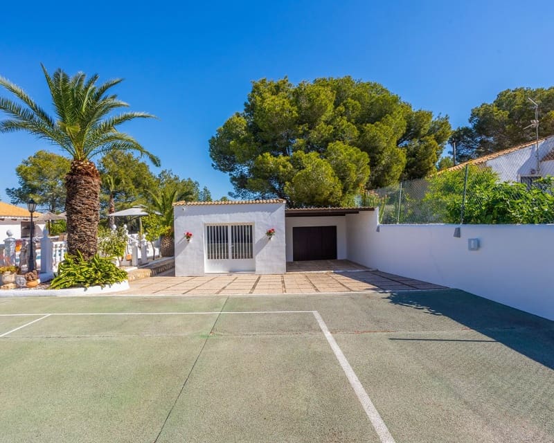 3 sovrum Villa till salu i Campoamor med pool - 499 000 € (Ref: 9827740)