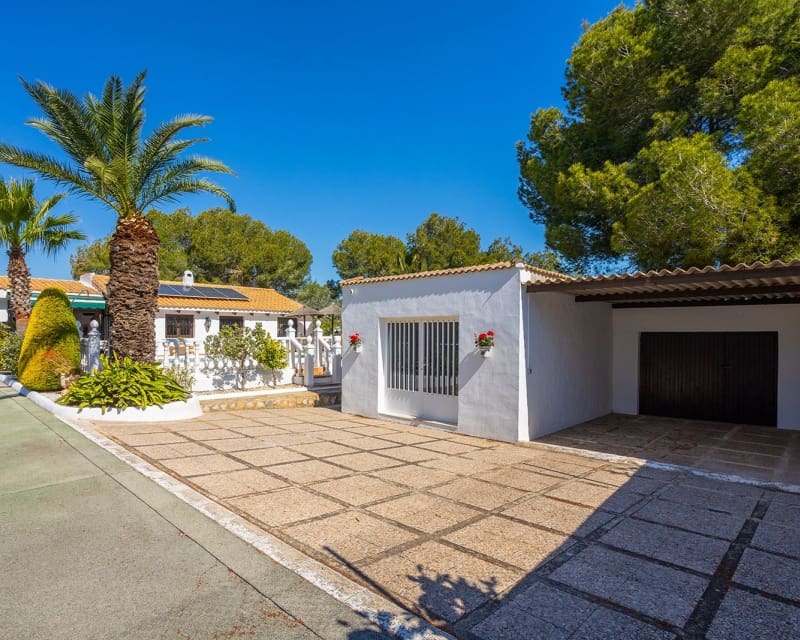 3 sovrum Villa till salu i Campoamor med pool - 499 000 € (Ref: 9827740)