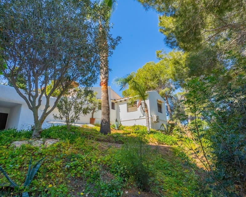 3 sovrum Villa till salu i Campoamor med pool - 499 000 € (Ref: 9827740)