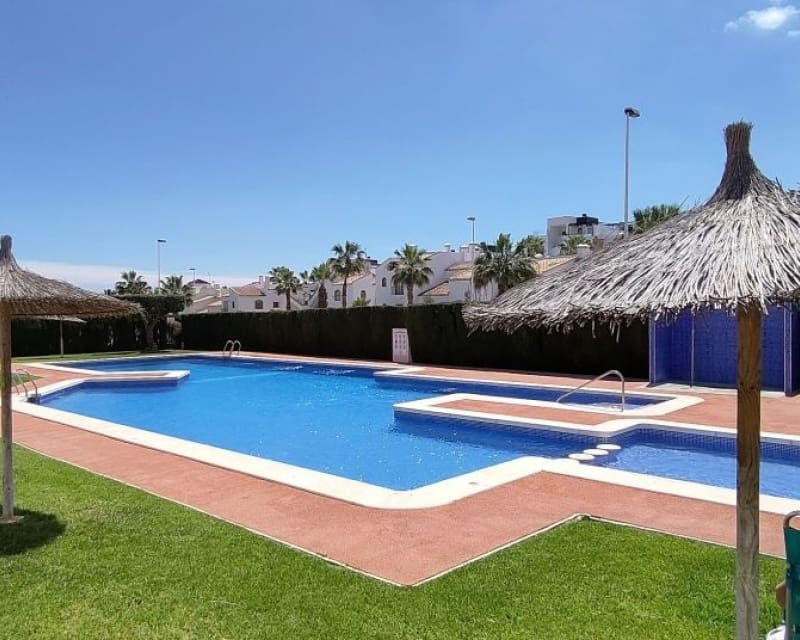2 slaapkamer Bungalow te koop in Villamartin met zwembad - € 214.900 (Ref: 9827741)