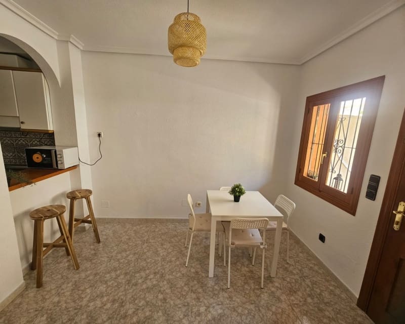 2 soveværelse Lejlighed til salg i Playa Flamenca med swimmingpool - € 185.000 (Ref: 9827742)