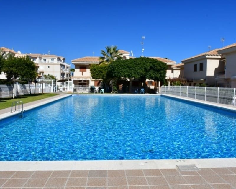 2 soveværelse Lejlighed til salg i Playa Flamenca med swimmingpool - € 185.000 (Ref: 9827742)