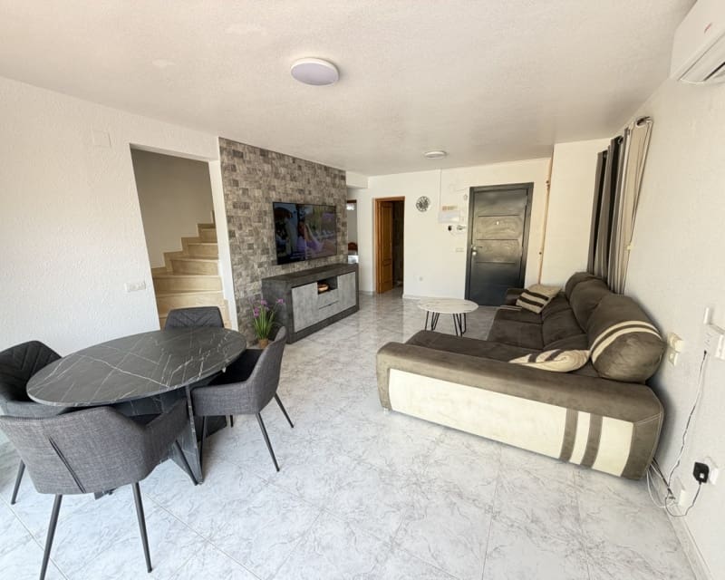 4 quarto Moradia para venda em Villamartin com piscina - 385 000 € (Ref: 9827744)