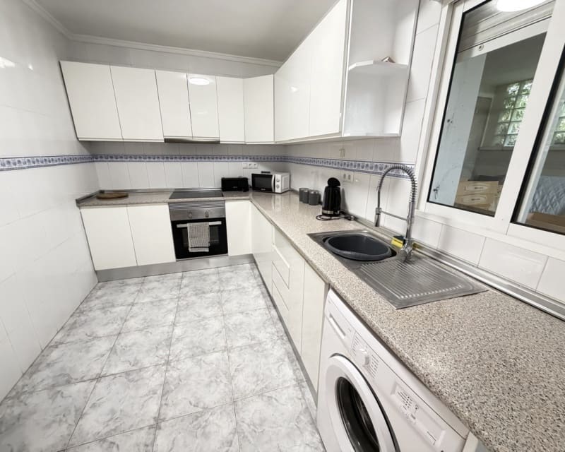 4 quarto Moradia para venda em Villamartin com piscina - 385 000 € (Ref: 9827744)