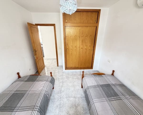 4 soverom Villa til salgs i Villamartin, Orihuela med svømmebasseng - € 385 000 (Ref: 9827744)
