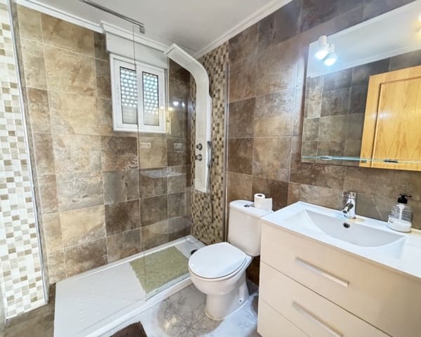 4 soverom Villa til salgs i Villamartin, Orihuela med svømmebasseng - € 385 000 (Ref: 9827744)