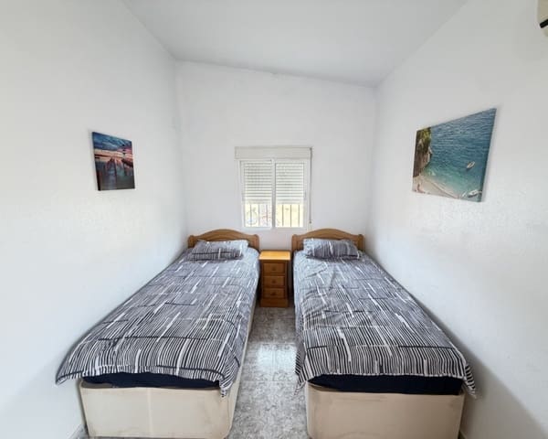 4 soverom Villa til salgs i Villamartin, Orihuela med svømmebasseng - € 385 000 (Ref: 9827744)