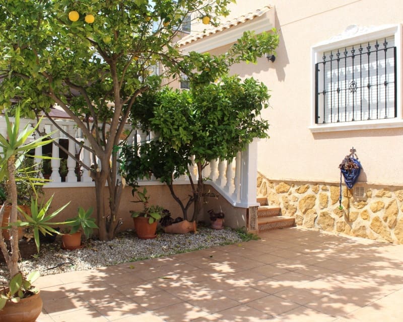 3 quarto Moradia para venda em Villamartin com piscina - 285 000 € (Ref: 9827746)