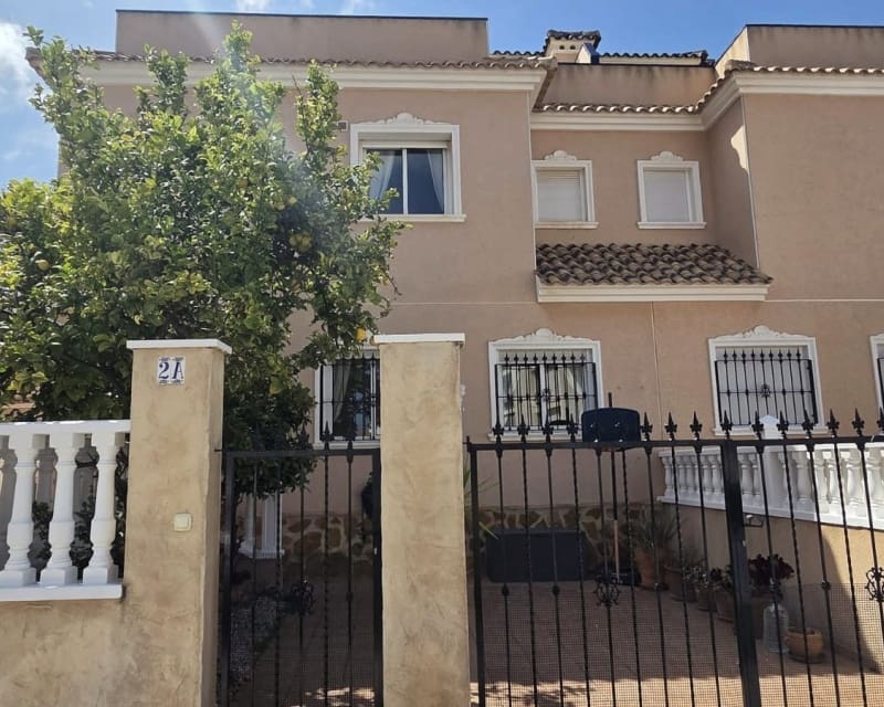 3 quarto Moradia para venda em Villamartin com piscina - 285 000 € (Ref: 9827746)