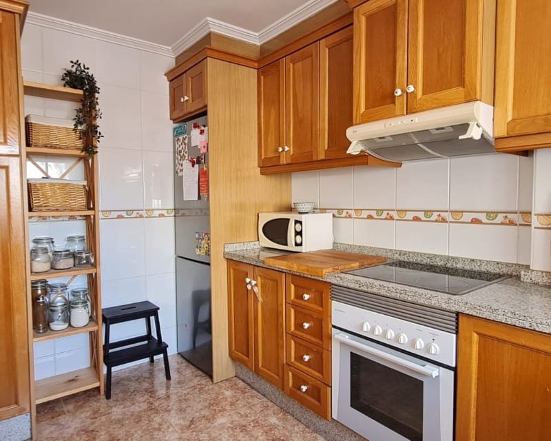 3 quarto Moradia para venda em Villamartin com piscina - 285 000 € (Ref: 9827746)