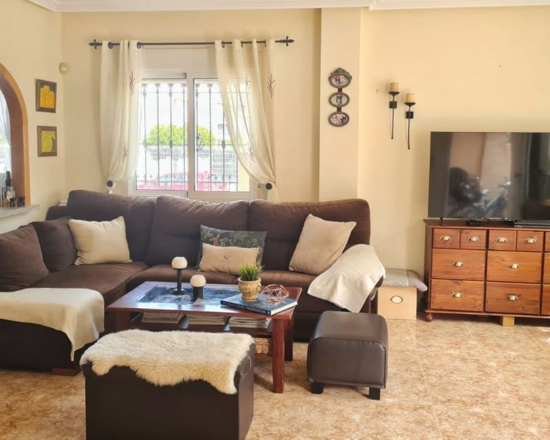 3 quarto Moradia para venda em Villamartin com piscina - 285 000 € (Ref: 9827746)
