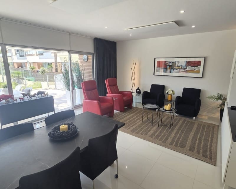 3 sovrum Lägenhet till salu i Villamartin med pool - 299 900 € (Ref: 9827747)