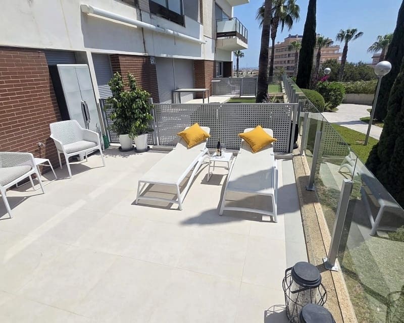 3 sovrum Lägenhet till salu i Villamartin med pool - 299 900 € (Ref: 9827747)