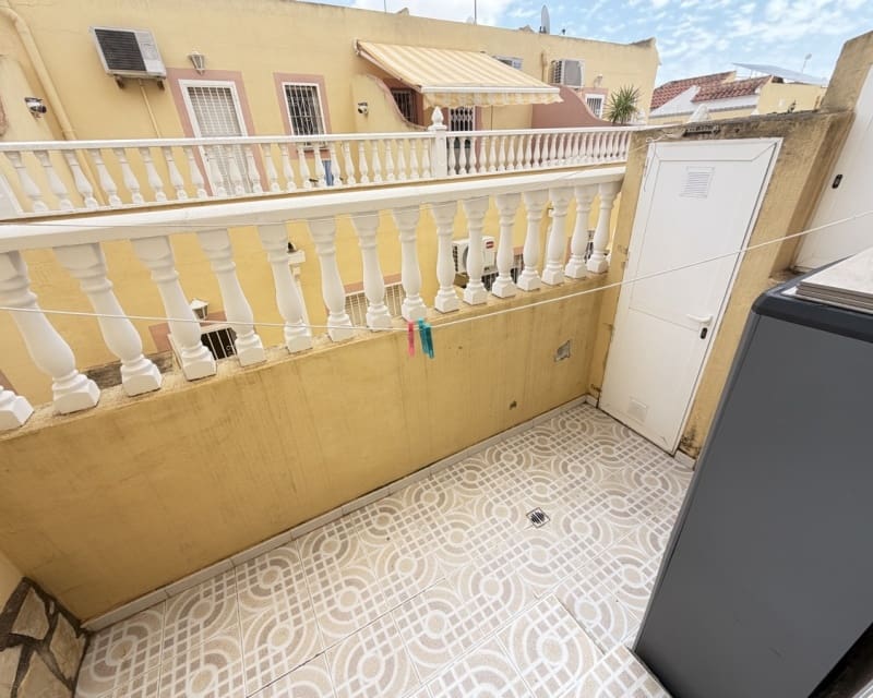 2 bedroom Townhouse for sale in Villamartin with pool - € 179,995 (Ref: 9827754)