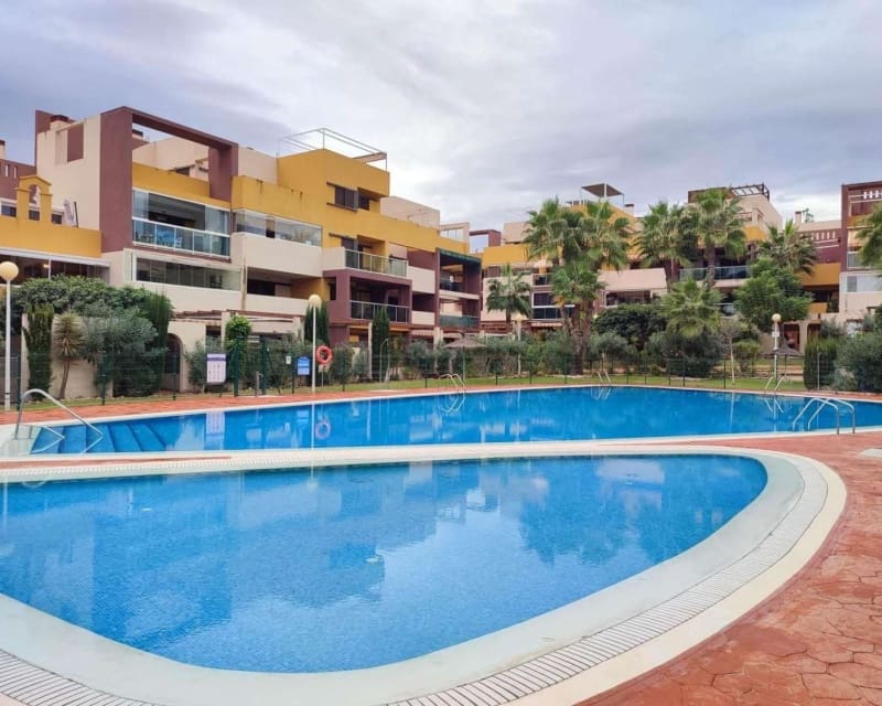 2 soveværelse Lejlighed til salg i Playa Flamenca med swimmingpool - € 273.000 (Ref: 9827758)