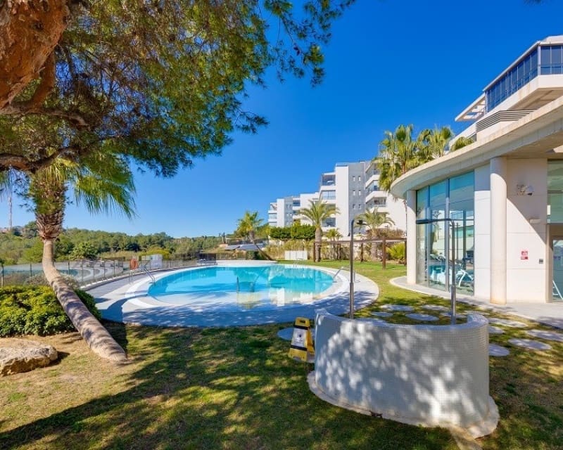 3 Zimmer Apartment zu verkaufen in Villamartin mit Pool - 299.000 € (Ref: 9827761)