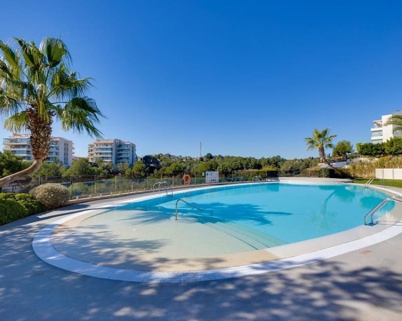 3 Zimmer Apartment zu verkaufen in Villamartin mit Pool - 299.000 € (Ref: 9827761)