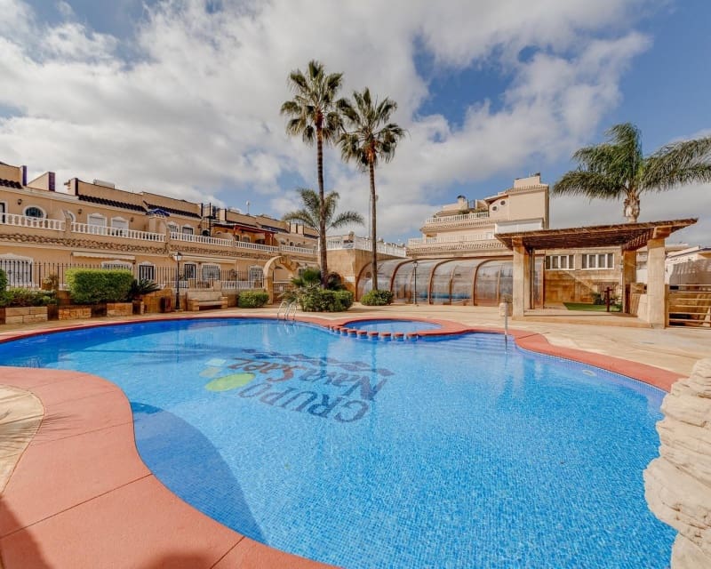2 slaapkamer Bungalow te koop in Villamartin met zwembad - € 199.000 (Ref: 9827762)