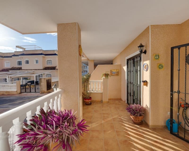 2 slaapkamer Bungalow te koop in Villamartin met zwembad - € 199.000 (Ref: 9827762)