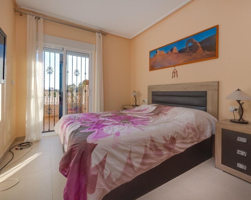 2 slaapkamer Bungalow te koop in Villamartin met zwembad - € 199.000 (Ref: 9827762)