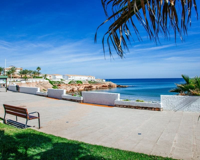 2 slaapkamer Bungalow te koop in Villamartin met zwembad - € 199.000 (Ref: 9827762)