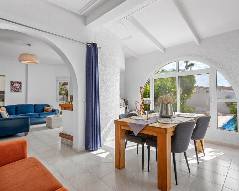3 bedroom Villa for sale in Pueblo Bravo with pool - € 440,000 (Ref: 9827763)