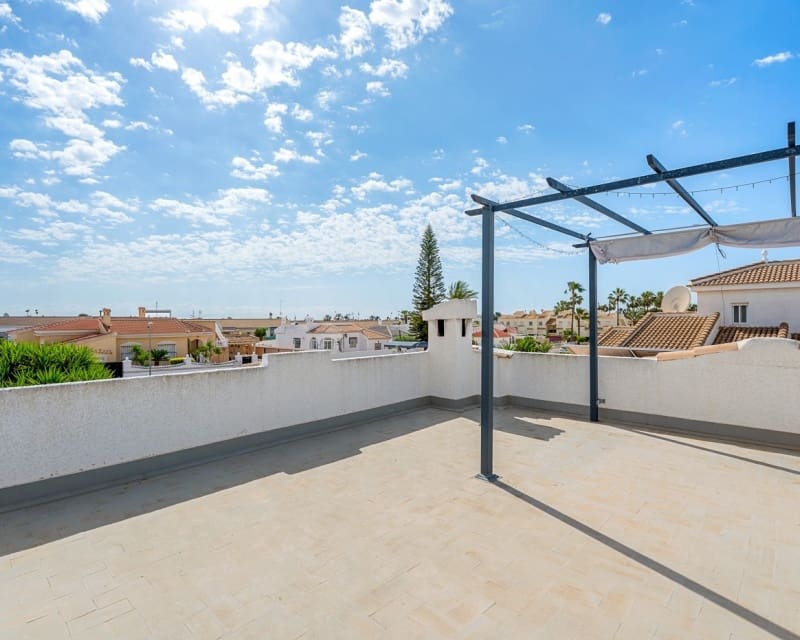 3 bedroom Villa for sale in Pueblo Bravo with pool - € 440,000 (Ref: 9827763)