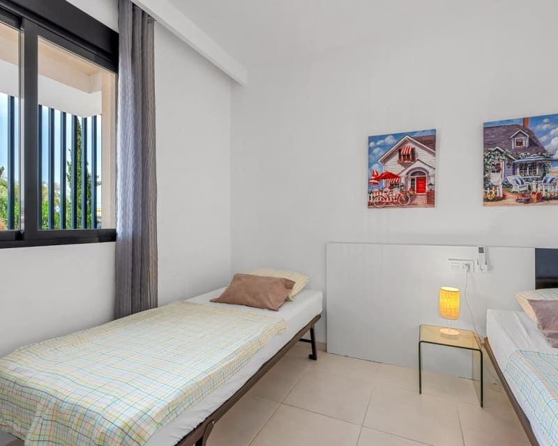 2 makuuhuone Huoneisto myytävänä paikassa La Zenia mukana uima-altaan - 249 900 € (Ref: 9827998)