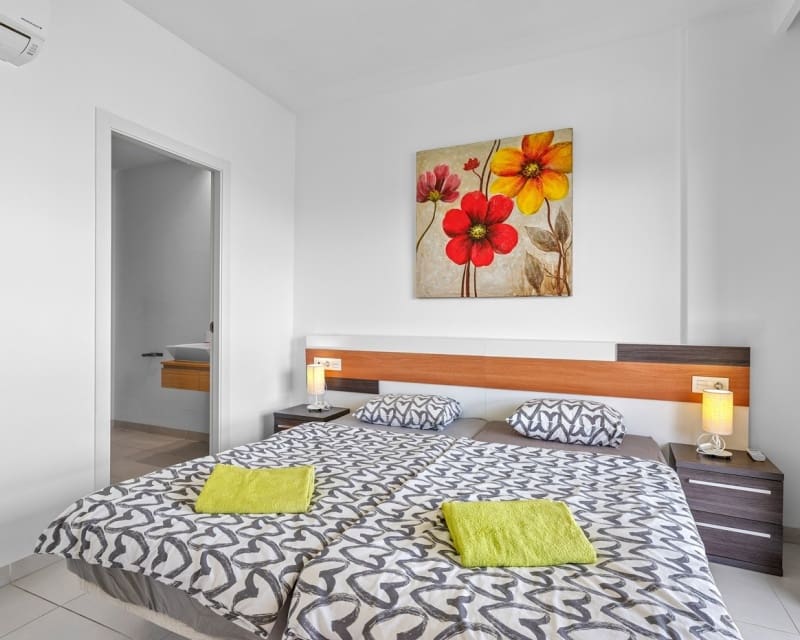 2 makuuhuone Huoneisto myytävänä paikassa La Zenia mukana uima-altaan - 249 900 € (Ref: 9827998)
