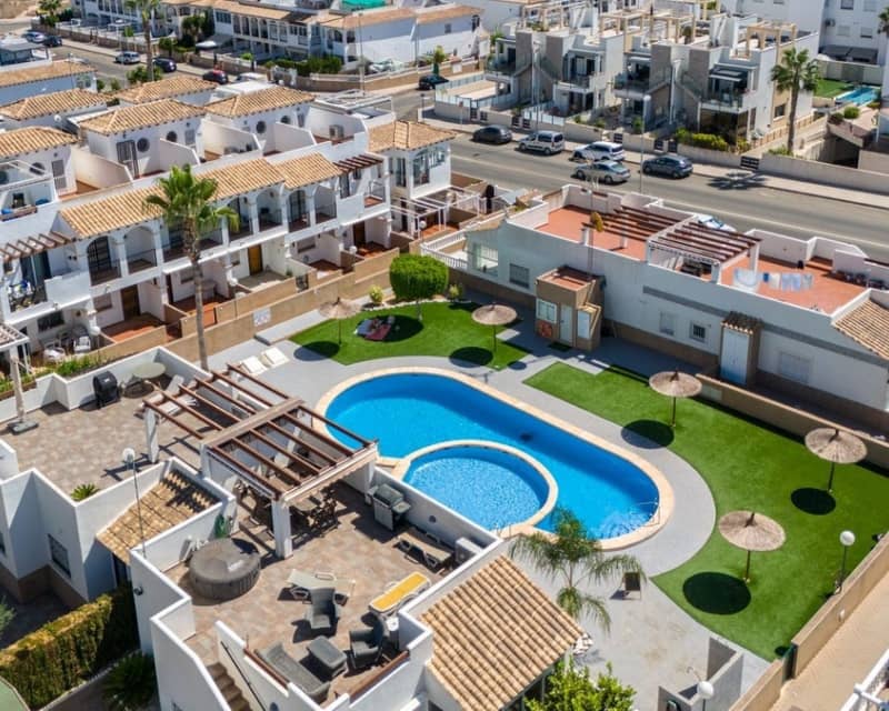 2 bedroom Apartment for sale in Punta Prima with pool - € 219,000 (Ref: 9856158)